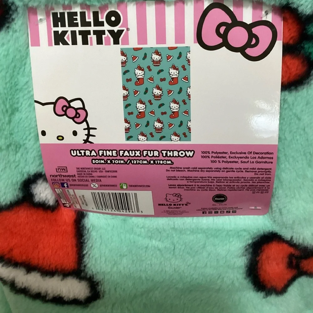 Hello Kitty “Hello Mittens” Ultra Fine Faux Fur Throw (NWT)